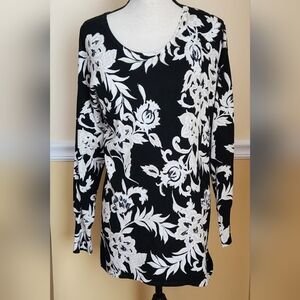 JM Collection Black and White Floral L Sleeve Sweater Top Tunic Medium NWOT